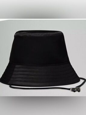 NWT Lululemon Athletica Nylon Bucket Hat S/M retail $58